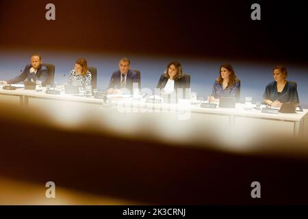 2022-09-26 13:04:16 LA HAYE - Eelco Eikenaar dans la salle d'enquête de la Chambre des représentants lors d'un interrogatoire public de la commission d'enquête parlementaire sur l'extraction du gaz naturel à Groningen. De 2015 à 2019, Eikenaar a été accusé des conséquences de l'extraction de gaz en tant que député de la province de Groningen. ANP bas CZERWINSKI pays-bas - belgique sortie Banque D'Images