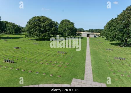 Cimetière militaire allemand et Mémorial de la Cambe, Normandie, France. Banque D'Images