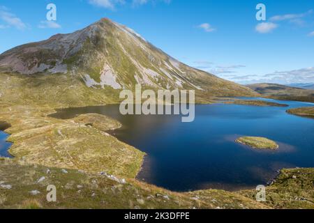 lac à munro Sgurr Eilde Mor dans les hauts plateaux de l'Écosse Banque D'Images