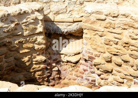 La belle eau religieuse dans la péninsule du Sinaï, Ras Sidr, Egypte Banque D'Images