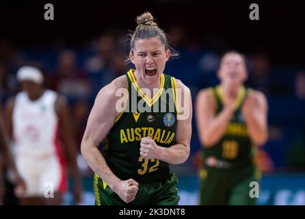 Sydney, Australie. 26th septembre 2022. Samantha Whitcomb, d'Australie, réagit lors d'un match du groupe B entre l'Australie et le Canada lors de la coupe du monde de basket-ball 2022 de la FIBA pour femmes à Sydney, en Australie, le 26 septembre 2022. Credit: Hu Jingchen/Xinhua/Alay Live News Banque D'Images