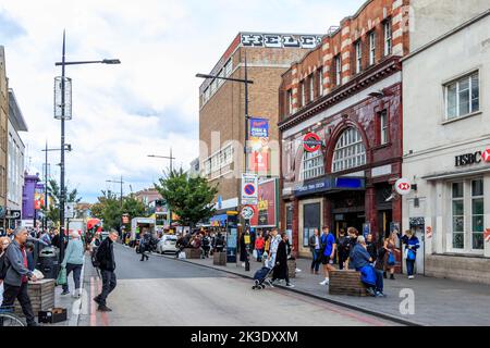 Entrée à la station de métro Camden Town sur Camden High Street, Londres, Royaume-Uni Banque D'Images