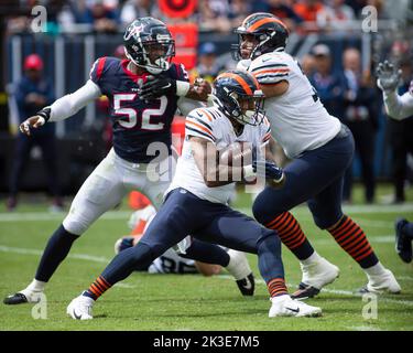 Chicago, Illinois, États-Unis. 25th septembre 2022. - Chicago Bears #25 Trestan Ebner court avec le ballon pendant le match entre les Houston Texans et les Chicago Bears au Soldier Field à Chicago, il. Crédit : csm/Alay Live News Banque D'Images