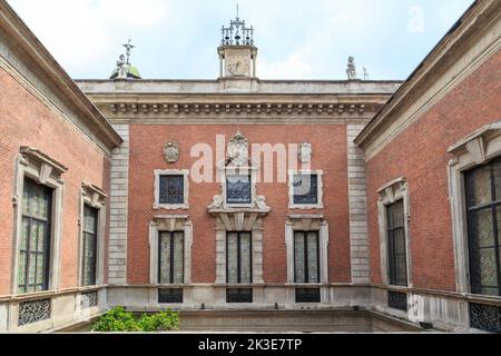 MILAN, ITALIE - 17 MAI 2018 : c'est la façade du manoir du musée Bagatti Valsecchi depuis la cour intérieure. Banque D'Images