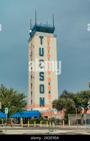 Airport Tower aéroport international de Tucson, Arizona, États-Unis Banque D'Images