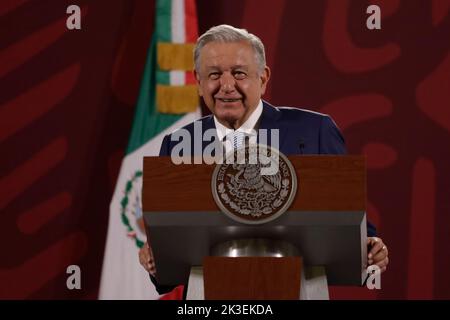 Mexico, Mexique. 26th septembre 2022. Le président mexicain Andres Manuel Lopez Obrador lors de la conférence de presse quotidienne du matin au Palais national de Mexico. Sur 26 septembre 2022 à Mexico, Mexique. (Image de crédit : © Luis Barron Eyepix Group/eyepix via ZUMA Press Wire) Banque D'Images