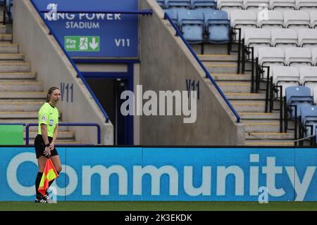 Leicester, Royaume-Uni. 25th septembre 2022. Leicester, Angleterre, 25 septembre 2022 : Sian Massey-Ellis (arbitre adjoint) pendant le match de la Barclays FA Womens Super League entre Leicester City et Aston Villa au King Power Stadium de Leicester, en Angleterre. (James HolyOak/SPP) crédit: SPP Sport Press photo. /Alamy Live News Banque D'Images