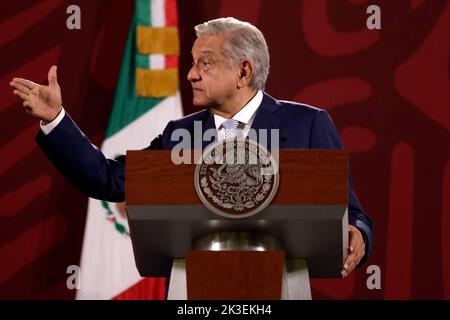 Mexico, Mexique. 26th septembre 2022. Le président mexicain Andres Manuel Lopez Obrador lors de la conférence de presse quotidienne du matin au Palais national de Mexico. Sur 26 septembre 2022 à Mexico, Mexique. (Image de crédit : © Luis Barron Eyepix Group/eyepix via ZUMA Press Wire) Banque D'Images