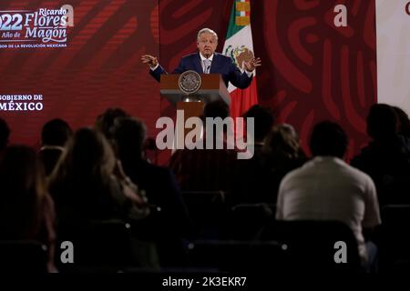 Mexico, Mexique. 26th septembre 2022. Le président mexicain Andres Manuel Lopez Obrador lors de la conférence de presse quotidienne du matin au Palais national de Mexico. Sur 26 septembre 2022 à Mexico, Mexique. (Image de crédit : © Luis Barron Eyepix Group/eyepix via ZUMA Press Wire) Banque D'Images