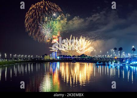 Feux d'artifice à Al Khobar, Arabie Saoudite 23 septembre 2022 : Fête nationale du Royaume d'Arabie Saoudite. Banque D'Images