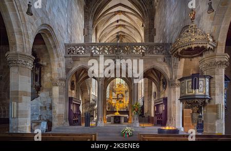 Église Saint-Dionys Esslingen , vue sur l'autel. Bade-Wurtemberg, Allemagne, Europe Banque D'Images