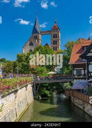 Vieille ville avec église Saint-Dionysius (Stadtkirche St. Dionys), Esslingen (Esslingen-am-Neckar). Bade-Wurtemberg, Allemagne, Europe Banque D'Images