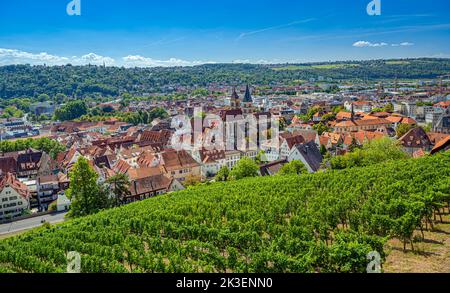 Vue du château sur la vieille ville d'Esslingen am Neckar avec l'église Saint Dionys . Bade-Wurtemberg, Allemagne, Europe Banque D'Images