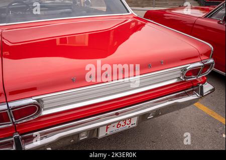 Cochrane (Alberta) - 11 septembre 2022 : une voiture vaillante de Plymouth de 1966. Banque D'Images