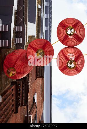 25 septembre 2022 - Londonuk : vue sur les lanternes rouges sur le steet de gerrard, dans le quartier chinois de londres Banque D'Images