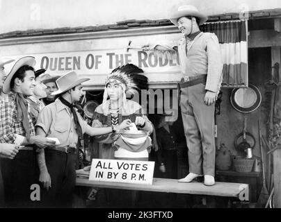 Mickey Rooney (à droite), sur le tournage du film, « Girl Crazy », MGM, 1943 Banque D'Images