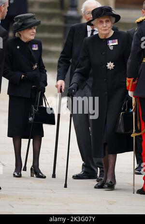 (De gauche à droite) la princesse Alexandra et la dame Mary Anne Morrison, une ancienne dame en attente de la reine Elizabeth II, au funérailles d'État de la reine Elizabeth II, tenue à l'abbaye de Westminster, Londres. Date de la photo: Lundi 19 septembre 2022. Banque D'Images