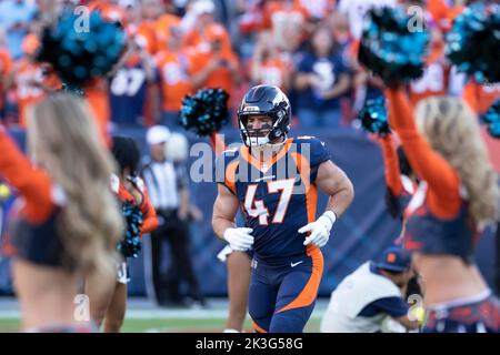 Denver, Colorado, États-Unis. 25th septembre 2022. Broncos ILB JOSEY JEWELL entre sur le terrain lors des présentations de joueurs au début de l'année 1st. Moitié au Empower Field à Mile High dimanche soir. Les Broncos battent les 49ers 11-10. (Image de crédit : © Hector Acevedo/ZUMA Press Wire) Banque D'Images