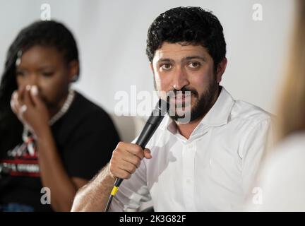 Austin, Texas, États-Unis. 24th septembre 2022. Candidat démocratique pour le District 35th Greg CASAR d'Austin parle lors d'une séance d'entrevue au Festival annuel de Tribune du Texas, au centre-ville d'Austin, sur 24 septembre 2022. (Image de crédit : © Bob Daemmrich/ZUMA Press Wire) Banque D'Images