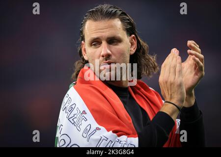 Budapest, Hongrie, 26 septembre 2022. Adam Szalai, l'avant-projet hongrois, réagit après son dernier match international après le match de football 3 de la Ligue des Nations de l'UEFA entre la Hongrie et l'Italie à Budapest sur 26 septembre 2022. Banque D'Images