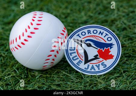 26 septembre 2022, Cooperstown, New York. Emblème des Blue Jays de Toronto et baseball. Banque D'Images