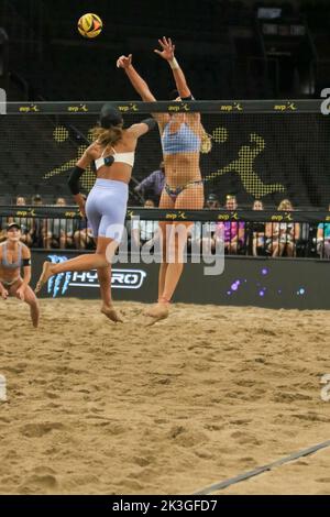 Le Phoenix AVP Championship continue alors que les hommes et les femmes ont mis en place des batailles difficiles pour déterminer qui est le meilleur des meilleurs. Banque D'Images