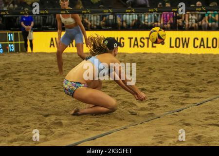 Le Phoenix AVP Championship continue alors que les hommes et les femmes ont mis en place des batailles difficiles pour déterminer qui est le meilleur des meilleurs. Banque D'Images