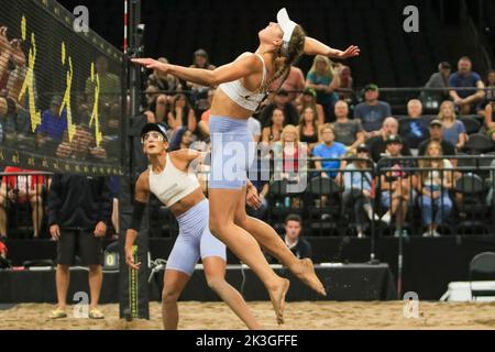 Le Phoenix AVP Championship continue alors que les hommes et les femmes ont mis en place des batailles difficiles pour déterminer qui est le meilleur des meilleurs. Banque D'Images