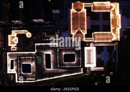 HANGZHOU, CHINE - le 26 SEPTEMBRE 2022 - une vue aérienne du musée de la dynastie des Song du Sud de Hangzhou est vue lors de la mise en service des lumières à Hangz Banque D'Images