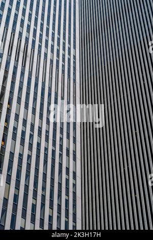 Gratte-ciels le long de 6th Avenue (Avenue of the Americas), Manhattan, New York, États-Unis Banque D'Images