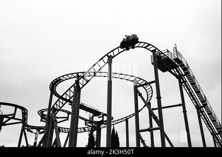 Cobra Rollercoaster, Paultons Park, Ower, Romsey, Hampshire, Angleterre, Royaume-Uni. Banque D'Images