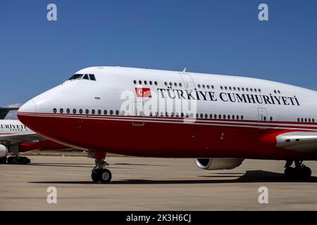 Madrid, Espagne - 30 juin 2022 : l'avion du gouvernement turc est atterri sur la base aérienne de Torrejon. L'Espagne a accueilli un sommet de l'OTAN du 28 au 30 juin. Banque D'Images