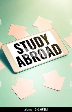 Texte montrant inspiration Study à l'étranger. Concept d'entreprise recherchant des opportunités d'éducation dans un pays étranger Banque D'Images