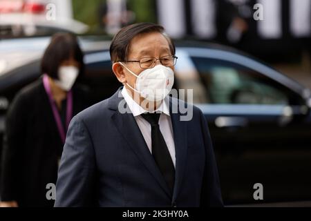 Tokyo, Japon. 27th septembre 2022. WAN Gang, ancien ministre chinois de la science et de la technologie, arrive pour les funérailles d'État de l'ancien Premier ministre japonais Shinzo Abe au Nippon Budokan à Tokyo, au Japon, le mardi 27 septembre 2022. (Credit image: © POOL via ZUMA Press Wire) Credit: ZUMA Press, Inc./Alamy Live News Banque D'Images