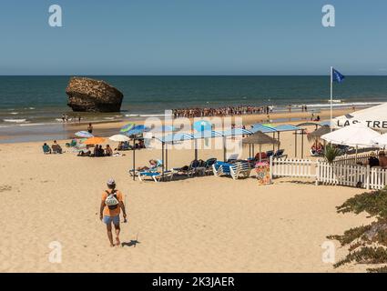 Touristes sur la plage de Matalascanas, Andalousie, Espagne Banque D'Images