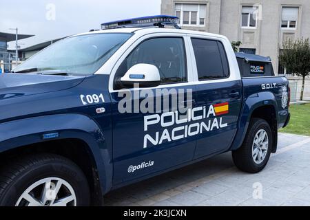 La Coruna, Espagne; 23 septembre 2022: Signe Policia Nacional sur le côté du véhicule du corps de police national espagnol. Policia nacional est la civ nationale Banque D'Images