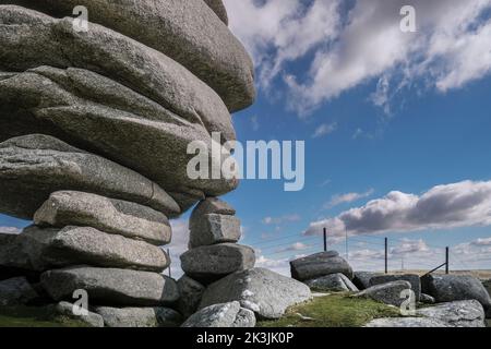 Le Cheesewring. Une imposante pile de roches en granit formée par une action glaciaire sur Stowes Hill, sur Bodmin Moor, dans les Cornouailles. Banque D'Images