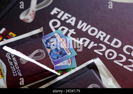 Minas Gerais, Brésil - 07 septembre 2022: Sélection des autocollants et Panini coupe du monde de la FIFA 2022 Qatar Album officiel sous licence d'autocollants Banque D'Images