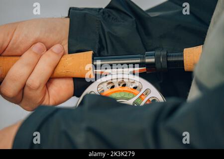 Pêche à la truite sur Thornton Reservoir, Leicester, Angleterre Banque D'Images