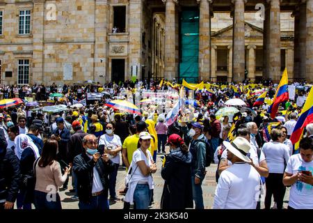 BOGOTA, COLOMBIE - 26 SEPTEMBRE 2022. Des manifestations pacifiques se sont déroulées à Bogotá, en Colombie, contre le gouvernement de Gustavo Petro. Marche contre la loi ref Banque D'Images