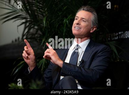 Austin, Texas, États-Unis. 24th septembre 2022. Le gouverneur démocrate de Californie, GAVIN NEWSOM, parle de l'état de la politique américaine lors d'une séance d'entrevue au festival annuel de la Tribune du Texas, dans le centre-ville d'Austin, sur 24 septembre 2022. Newsom, un ancien maire de San Fransisco, est mentionné comme candidat à la présidence des États-Unis en 2024. (Image de crédit : © Bob Daemmrich/ZUMA Press Wire) Banque D'Images