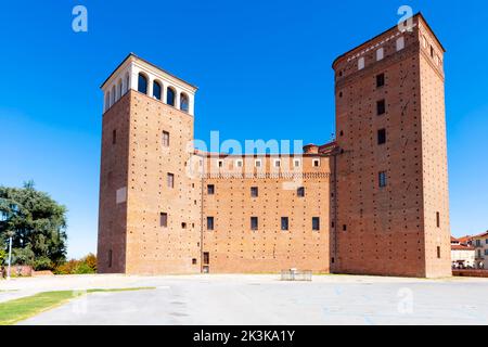 Le Château de Fossano ou le Château des Princes d'Acaja, province de Cuneo, Piémont. Région du nord-ouest de l'Italie située dans les contreforts des Alpes. Banque D'Images