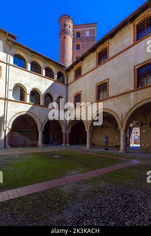 Cour, du château de Fossano ou Château des Princes d'Acaja, province de Cuneo, Piémont. Région du nord-ouest de l'Italie dans les contreforts de l'Alp Banque D'Images