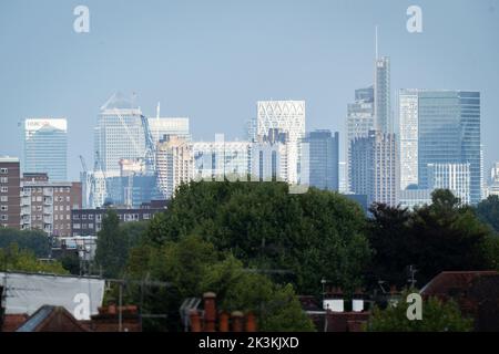 Vue sur les bâtiments de Canary Wharf, Londres. Date de la photo: Mardi 27 septembre 2022. Banque D'Images