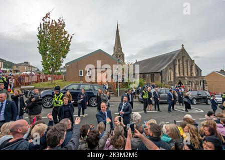 Swansea, Royaume-Uni. 27th septembre 2022. Le Prince William et Catherine Princess du pays de Galles lors de leur visite à Swansea cet après-midi. La paire royale a visité l'église St Thomas à Swansea qui soutient les gens dans la région et à travers Swansea. Credit: Phil Rees/Alamy Live News Banque D'Images