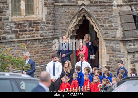 Swansea, Royaume-Uni. 27th septembre 2022. Le Prince William et Catherine Princess du pays de Galles lors de leur visite à Swansea cet après-midi. La paire royale a visité l'église St Thomas à Swansea qui soutient les gens dans la région et à travers Swansea. Credit: Phil Rees/Alamy Live News Banque D'Images