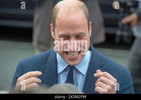 Swansea, Royaume-Uni. 27th septembre 2022. Le Prince William et Catherine Princess du pays de Galles lors de leur visite à Swansea cet après-midi. La paire royale a visité l'église St Thomas à Swansea qui soutient les gens dans la région et à travers Swansea. Credit: Phil Rees/Alamy Live News Banque D'Images
