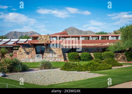 Scottsdale, Arizona, Etats-Unis- 20 septembre 2022: Vue extérieure de l'entrée ouest de Taliesin, maison d'hiver et école du célèbre architecte Frank Lloyd Wright. Banque D'Images