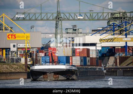 Ports de Duisburg, port extérieur, port parallèle, manutention de conteneurs, sur le Rhin, Conteneurs-cargo, Duisburg, NRW, Allemagne Banque D'Images