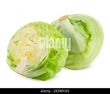 Laitue iceberg verte isolée sur fond blanc, chemin d'écrêtage, pleine profondeur de champ Banque D'Images